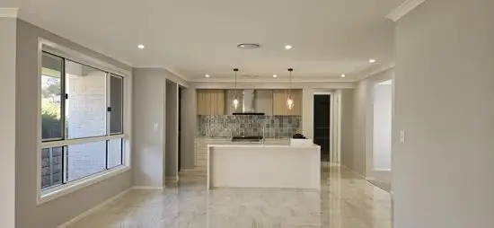 3 airfield st, Park Ridge QLD 4125
