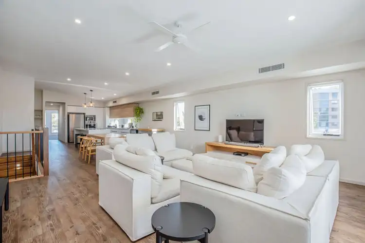 2/36 Shoveller Avenue, Paradise Point QLD 4216