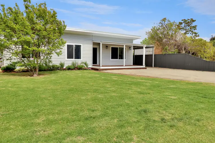 236 Burchfield Avenue, Deniliquin NSW 2710
