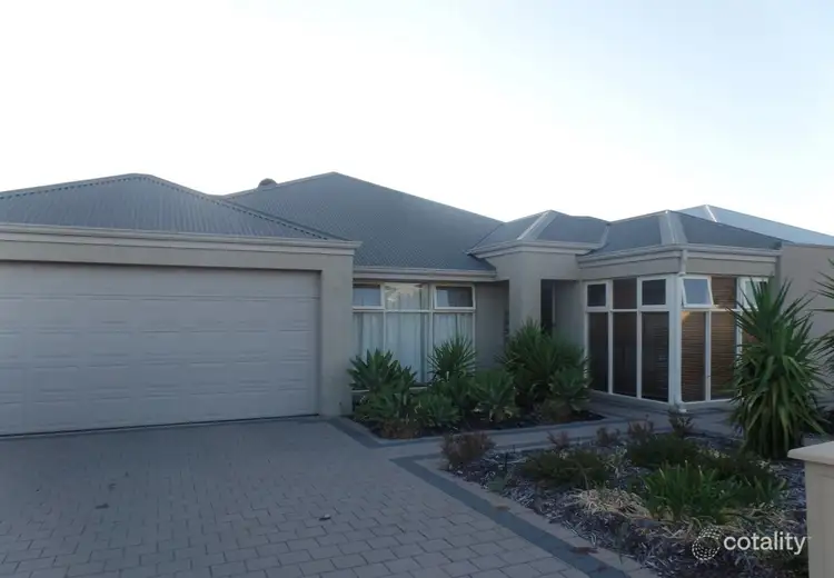 10 Wicklow Cir, Darch WA 6065