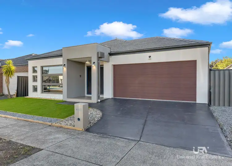 Second view of Homely house listing, 5 Dempster Drive, Craigieburn VIC 3064