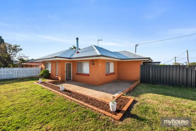 17 Berry Street, Wilsonton QLD 4350