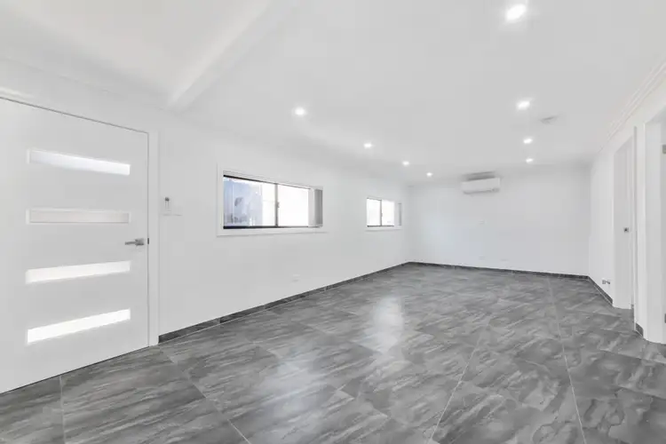 2A Dell St, Woodpark NSW 2164