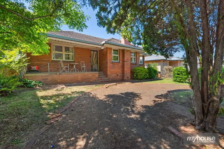 297a James Street, Newtown QLD 4350