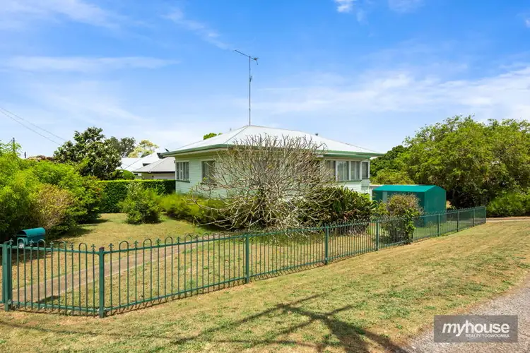 1 Beatty Street, Mount Lofty QLD 4350