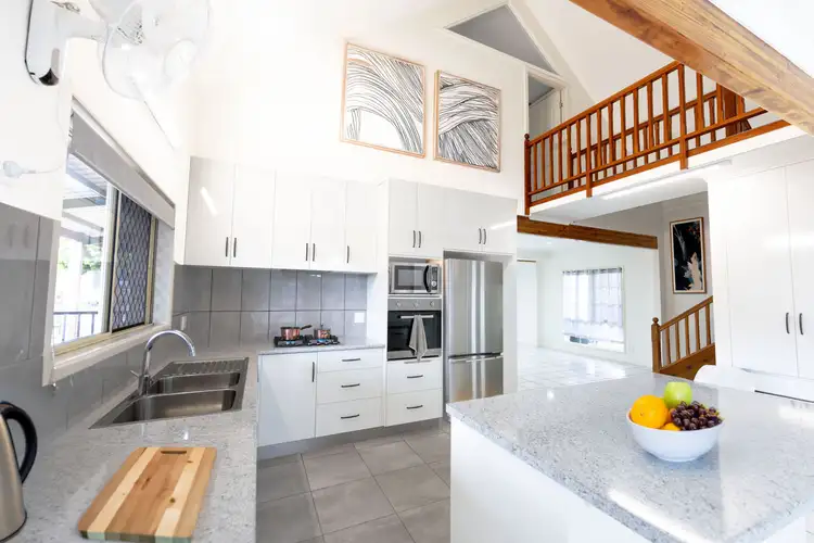 16 LOCHMABEN COURT, Beaconsfield QLD 4740