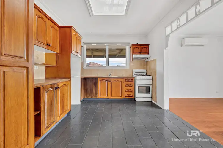 Second view of Homely house listing, 5 Eve Court, Craigieburn VIC 3064