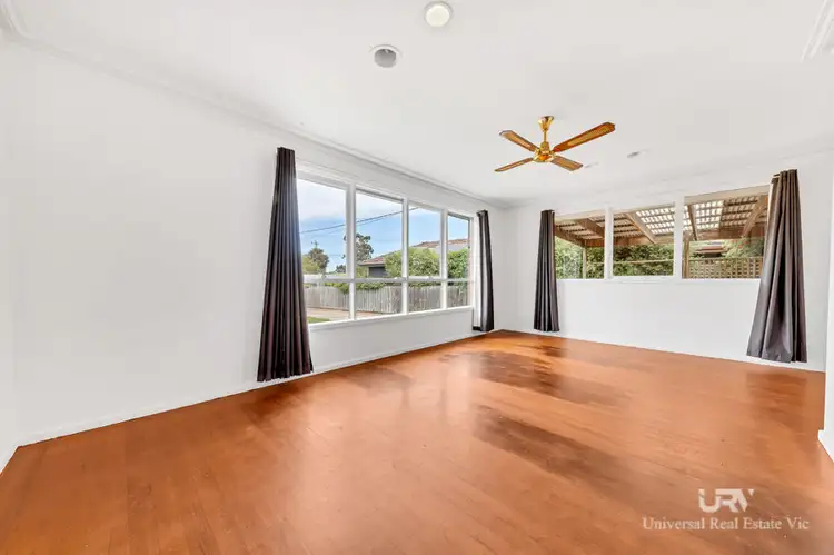 Third view of Homely house listing, 5 Eve Court, Craigieburn VIC 3064