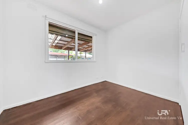 Fifth view of Homely house listing, 5 Eve Court, Craigieburn VIC 3064