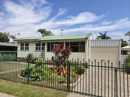 57 Deakin Ave, Southport QLD 4215