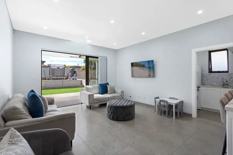 69 Holroyd Rd, Merrylands NSW 2160