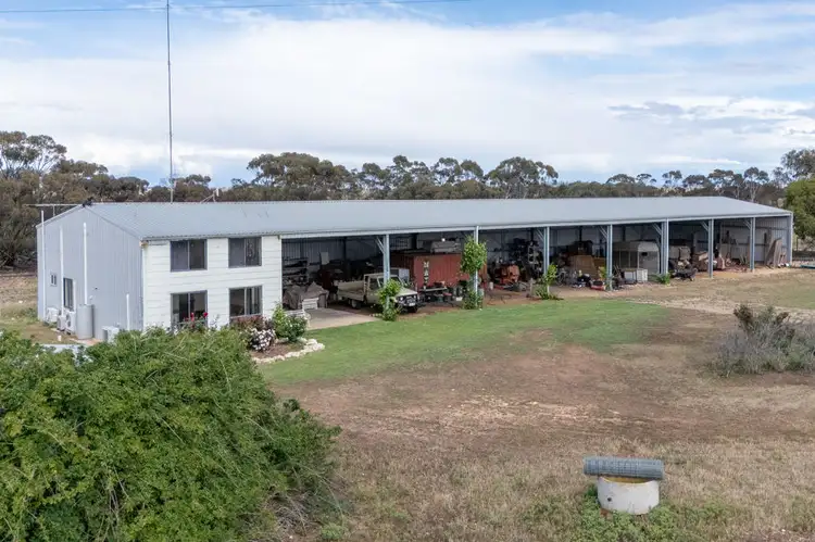 1422 Jervois Road, Woods Point SA 5253