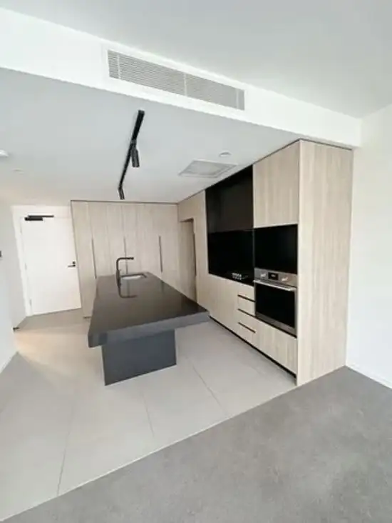 604/19 Deshon Street, Woolloongabba QLD 4102