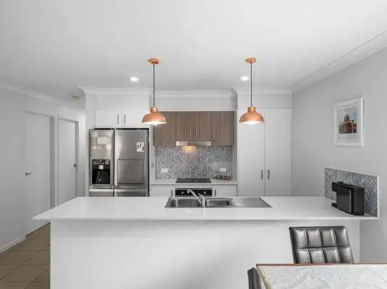 3A Leyton St, Birkdale QLD 4159