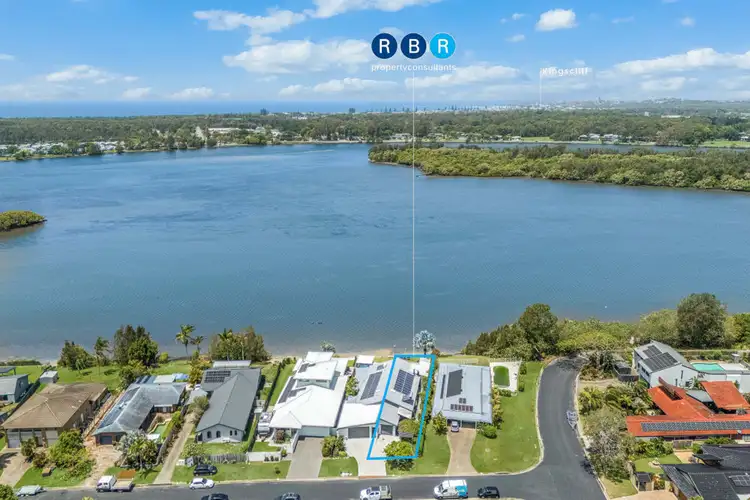 4b Seafarer Place, Banora Point NSW 2486