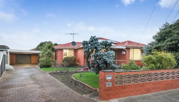 16 Vaucluse Ave, Gladstone Park VIC 3043