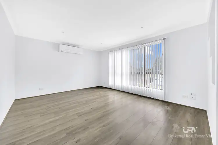 Sixth view of Homely house listing, 8 Manningtree Parade, Craigieburn VIC 3064