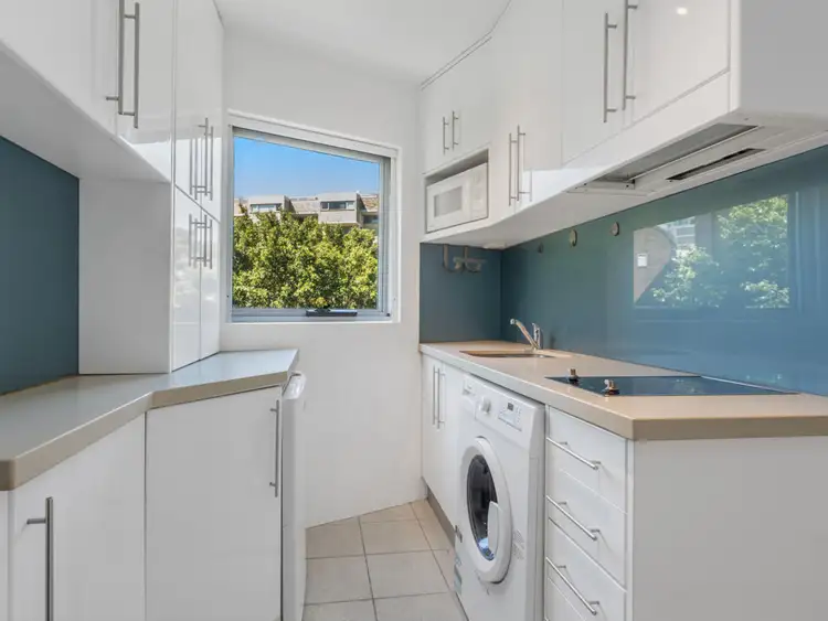 Second view of Homely studio listing, 24/68-72 Roslyn Gardens, Rushcutters Bay NSW 2011