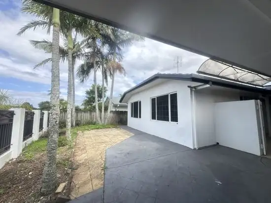 Second view of Homely house listing, 16 Saxonvale Terrace, Mermaid Waters QLD 4218