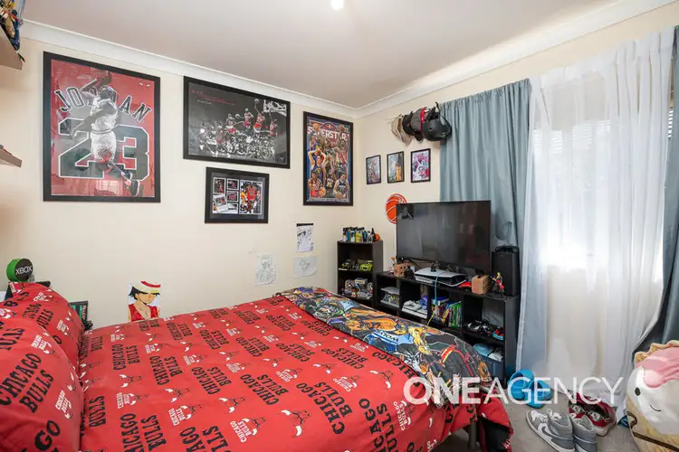 Sixth view of Homely house listing, 32 YENTOO DRIVE, Glenfield Park NSW 2650