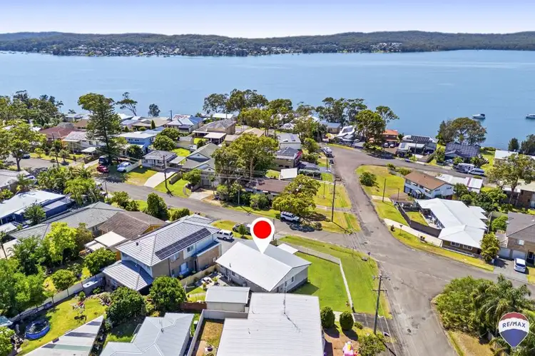 33 Winbin Crescent, Gwandalan NSW 2259