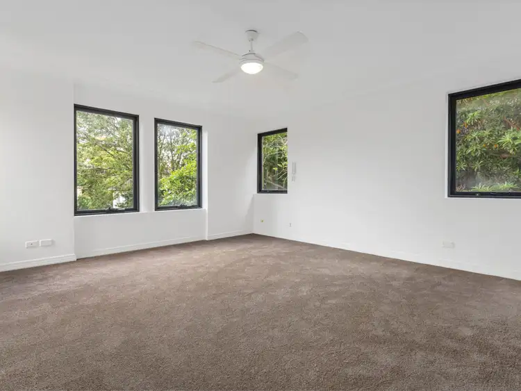 Fifth view of Homely apartment listing, 8/2 Holdsworth Ave, Elizabeth Bay NSW 2011