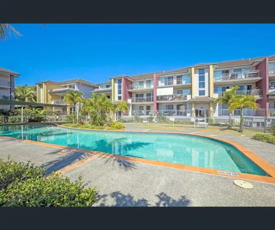 33 Clark St, Biggera Waters QLD 4216