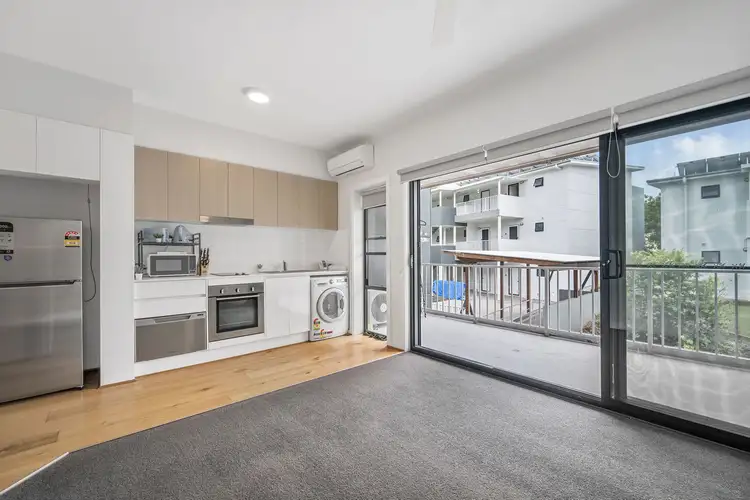 38/4 Highfields Circuit