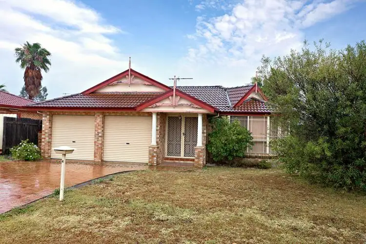 4 Bangalow Place, Stanhope Gardens NSW 2768