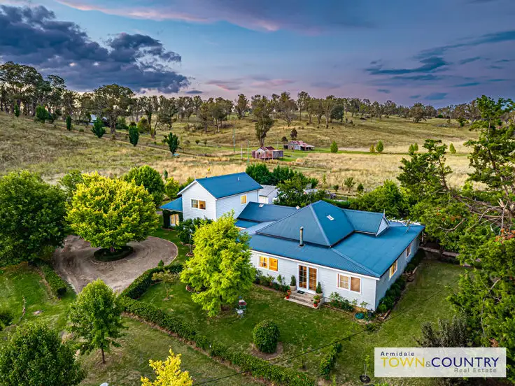 37 Herbert Park Road, Armidale NSW 2350