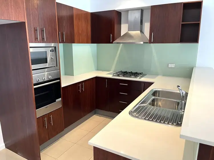 310/76 Rawson Street