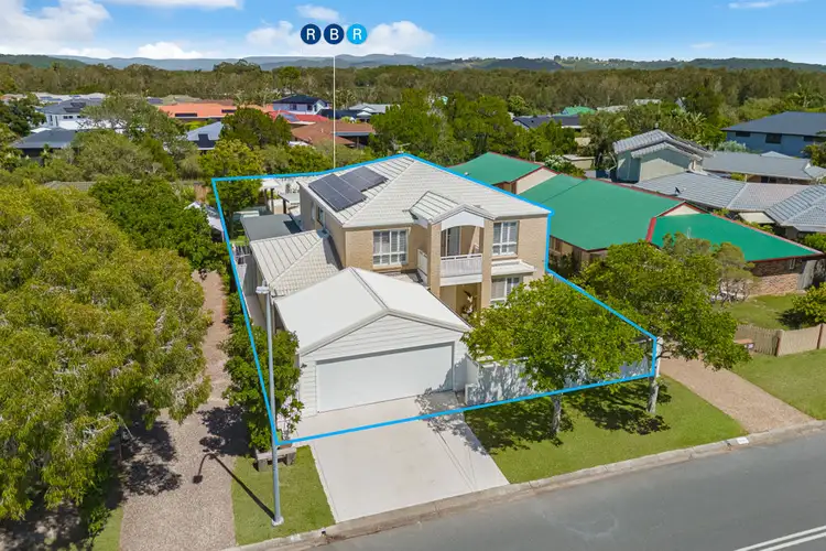 32 Lorien Way