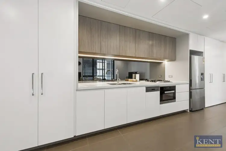 1610  / 472 Pacific Highway