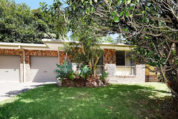 2/4 Narani Close