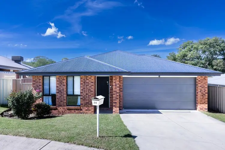 20 Royce Cres