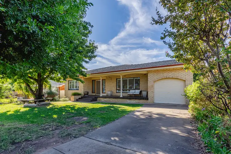 10 Belmore Place