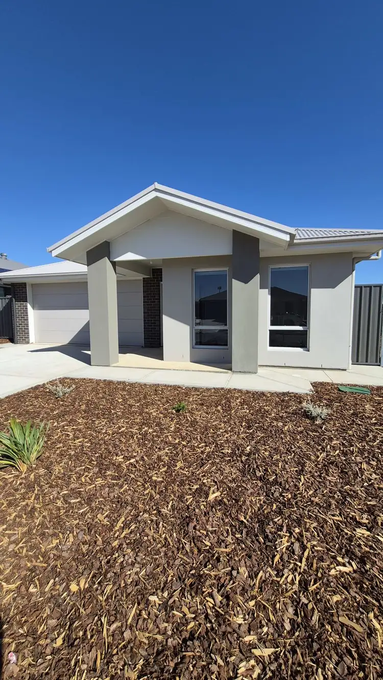 13 Eva place