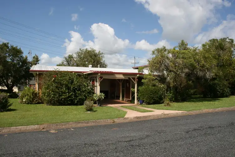 8 Lilliendal Ave