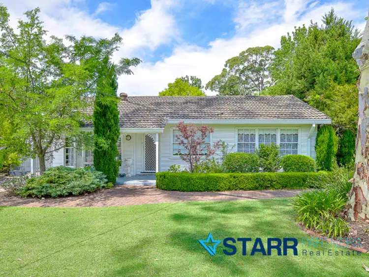 12 Bow Bowing Cres, Bradbury NSW 2560
