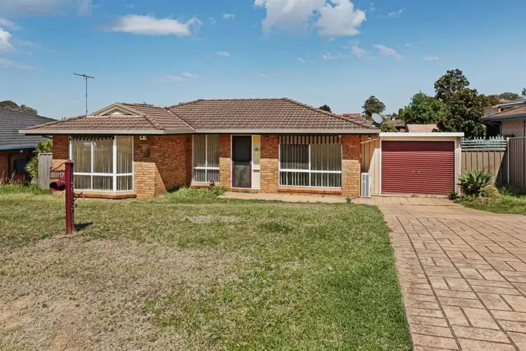 17 Broom Place