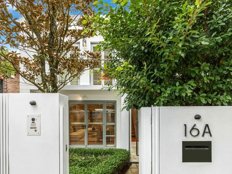 16A Monmouth Street