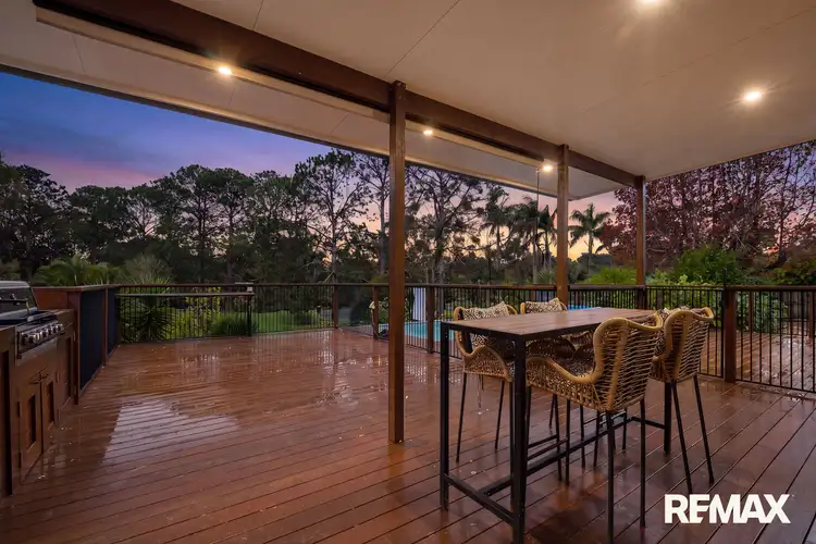 10 Angus Crescent