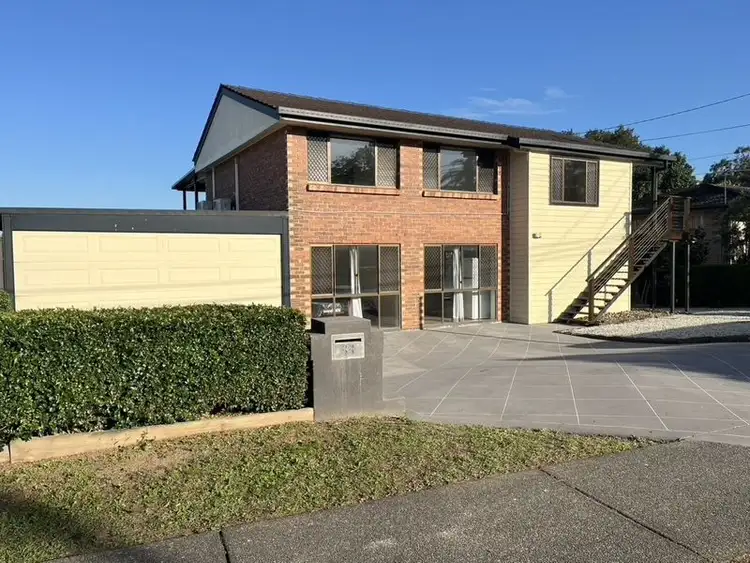 33 Lenore Crescent
