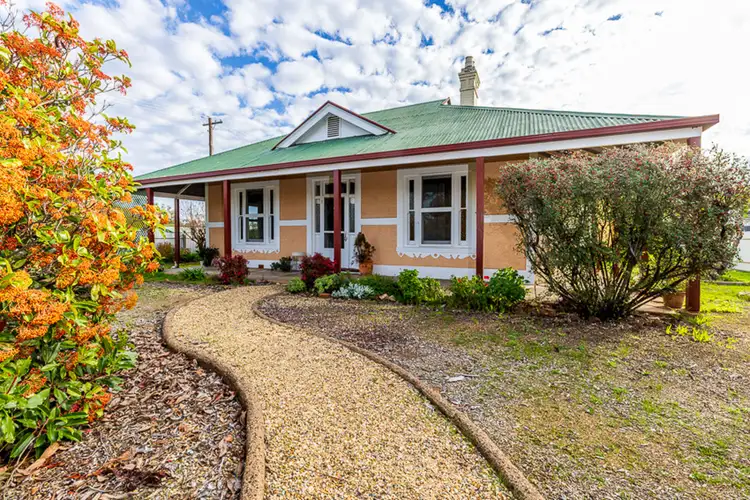 60 Allan St