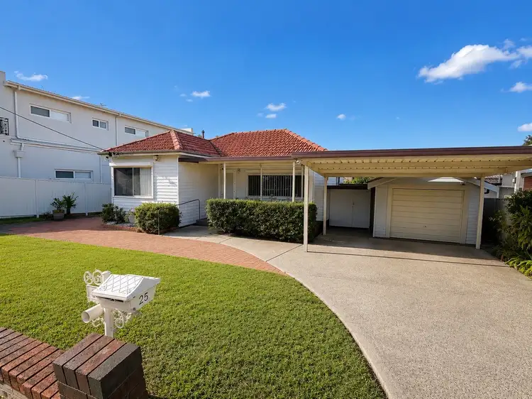 21 Emery Ave