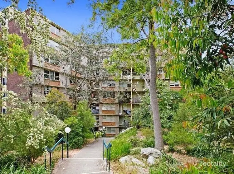 920/22 Doris Street