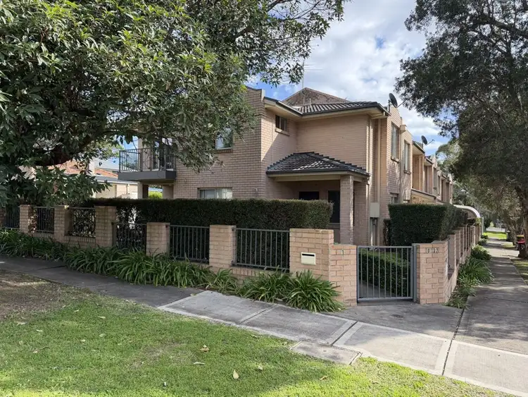 1/30-32 Barker Avenue