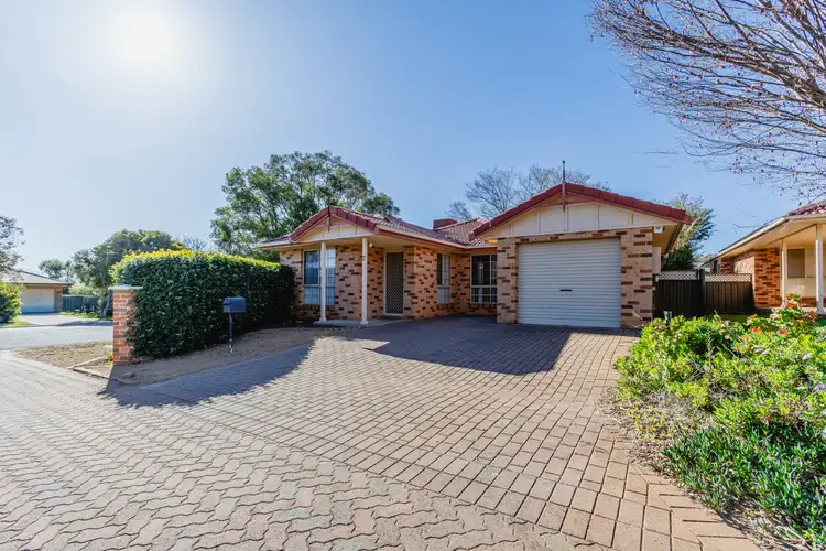 2 Carling Court