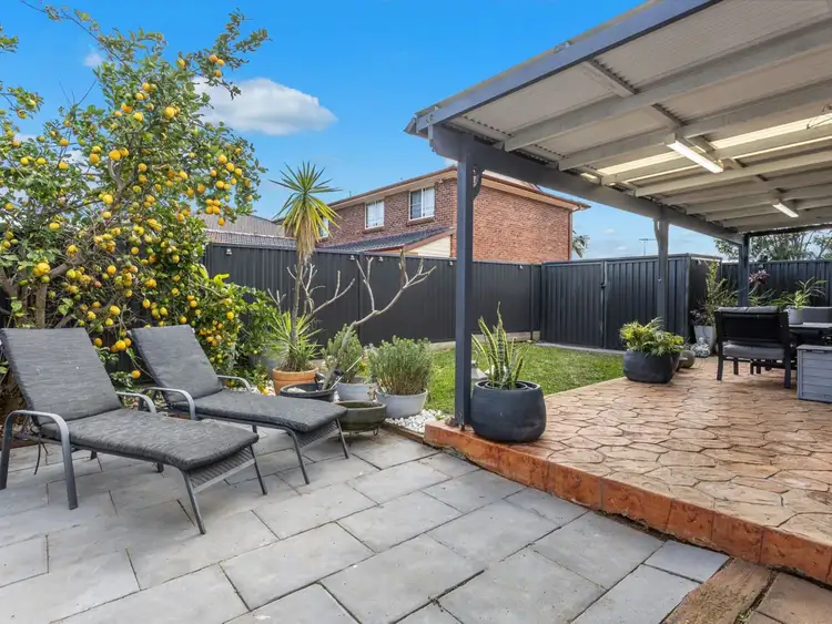 21 Farnborough Court