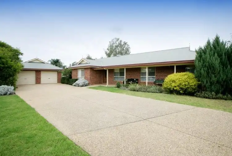 3 Coventry Place, Lake Albert NSW 2650